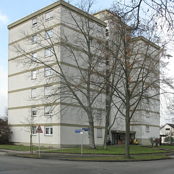 Die
                          Sanierung dieses Hochhauses im Teninger
                          Oberdorf wird geplant